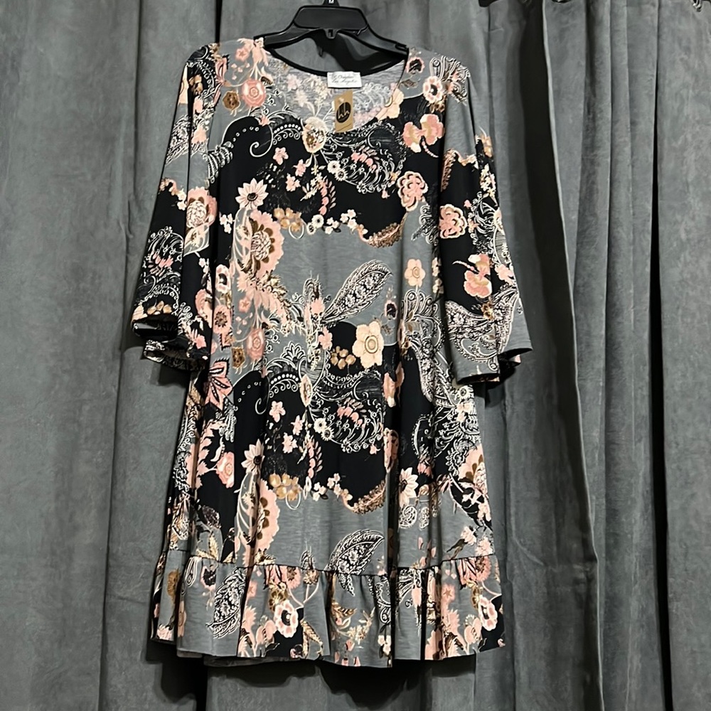 C. Christian Los Angeles 1XL Dress.
